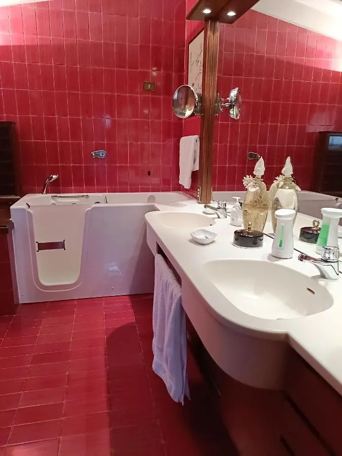 Apartment Chez Queen B&B Lurate Caccivio Italy